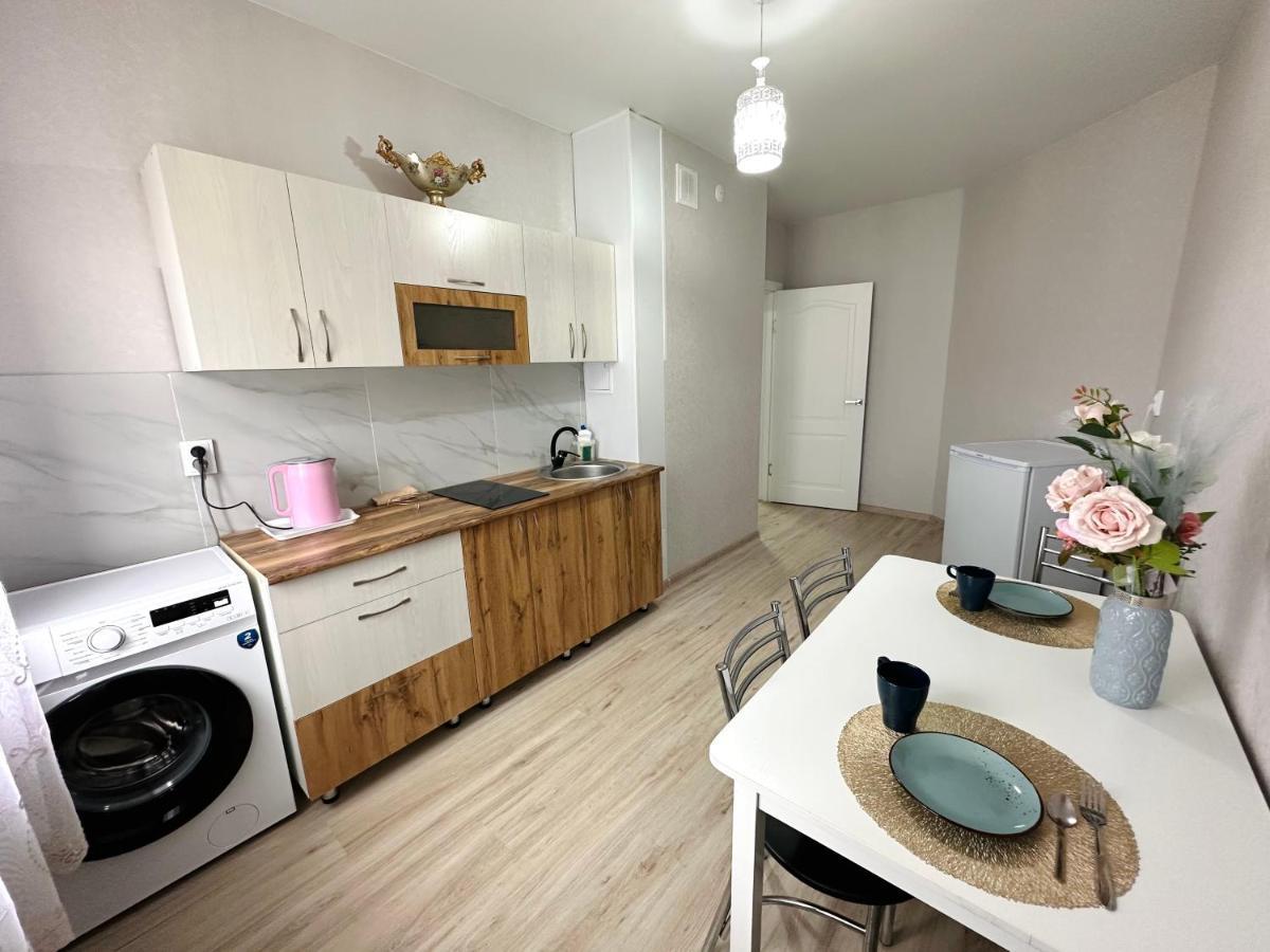 1 Комнатная Драмтеатр 1Bedroom Apartment Öskemen Buitenkant foto